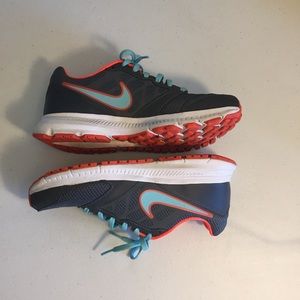 NIKE Women's Tennis Shoes
